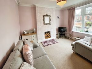 Living room- click for photo gallery